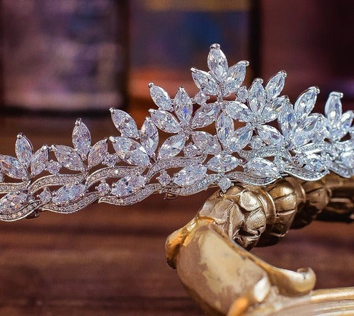 Coroa Tiara Cabelo Noiva Prata Zirconia Princesa Luxo Linda