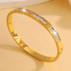 Pulseira Bracelete Dourada Com Pedra Zircônia Trevo Semijoia