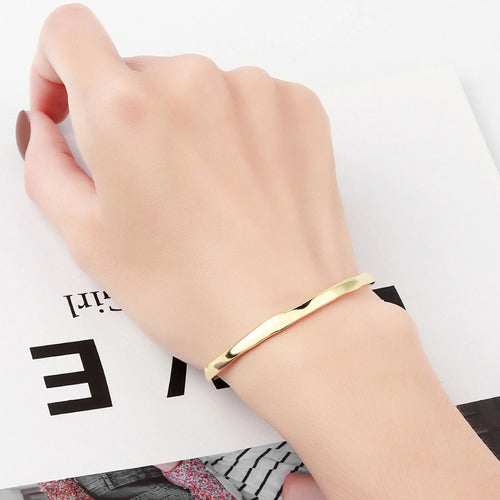 Bracelete Dourado Torcido Folheado Ouro 18k Luxo Classico