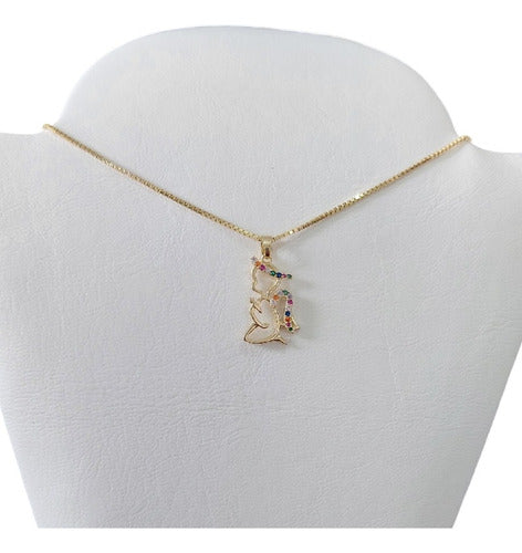 Colar Anjinho Pedra Zirconia Coloridas Folheado A Ouro 18k