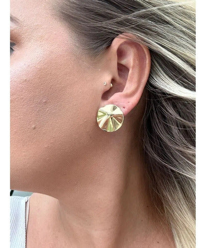Brinco Chapa Pequeno Redondo Delicado Folheado A Ouro 18k