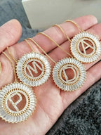 Colar Mandala Letra Pedra Zirconia Prata Semi Joia Grande