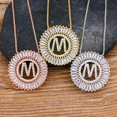 Colar Mandala Letra Pedra Zirconia Prata Semi Joia Grande