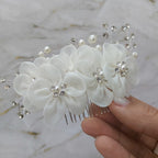 Arranjo Cabelo Noiva Prata Strass Pérola Flor Tecido Branco