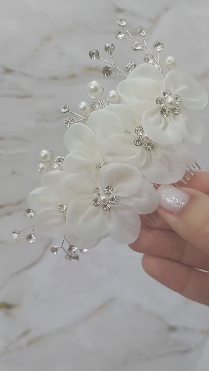 Arranjo Cabelo Noiva Prata Strass Pérola Flor Tecido Branco